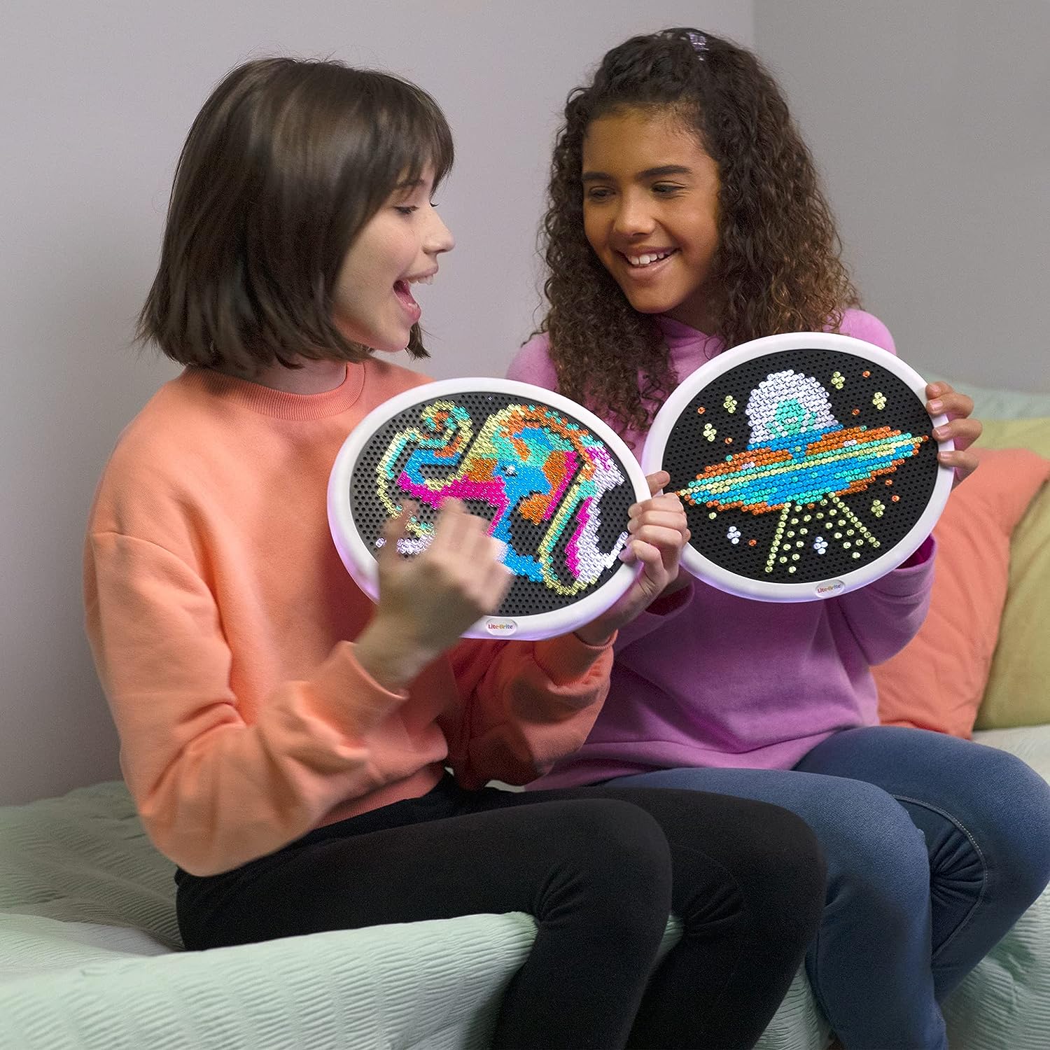 Lite Brite Oval High Definition - Light Up Toy – 650 Mini Pegs - Image 2